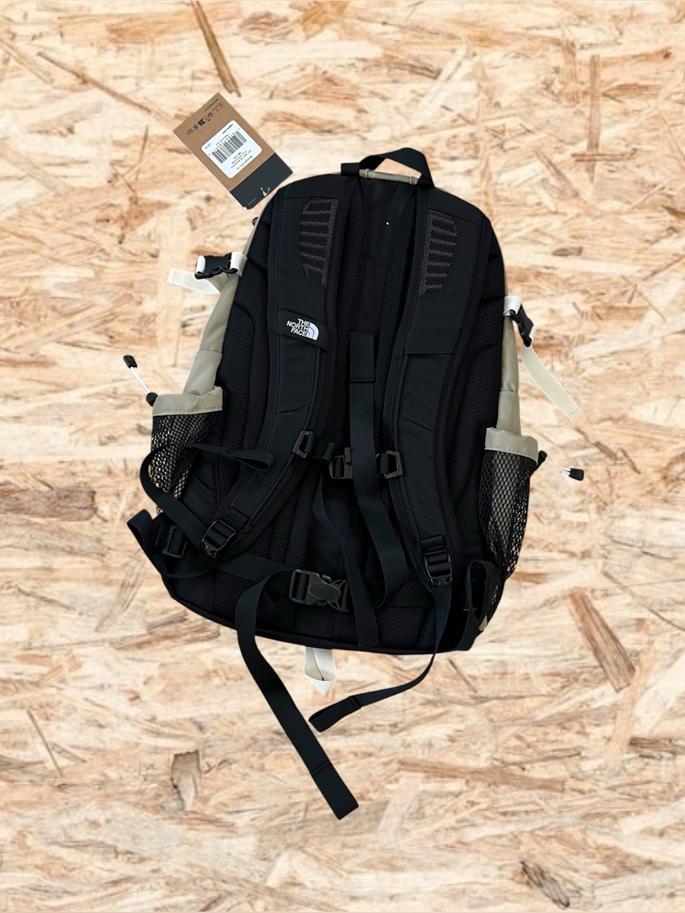 đź–¤NWTđź–¤ THE NORTH FACE Hot Shot Backpack Black Beige - Picture 2 of 11